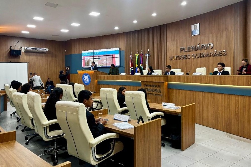 Vereadores Mirins de Rondonópolis realizam primeira sessão ordinária de 2025