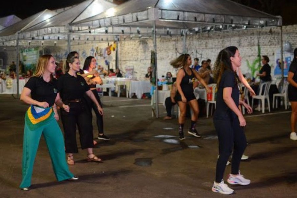 Câmara realiza “Outubro Rosa em Movimento” com aulão de zumba e serviços de bem-estar