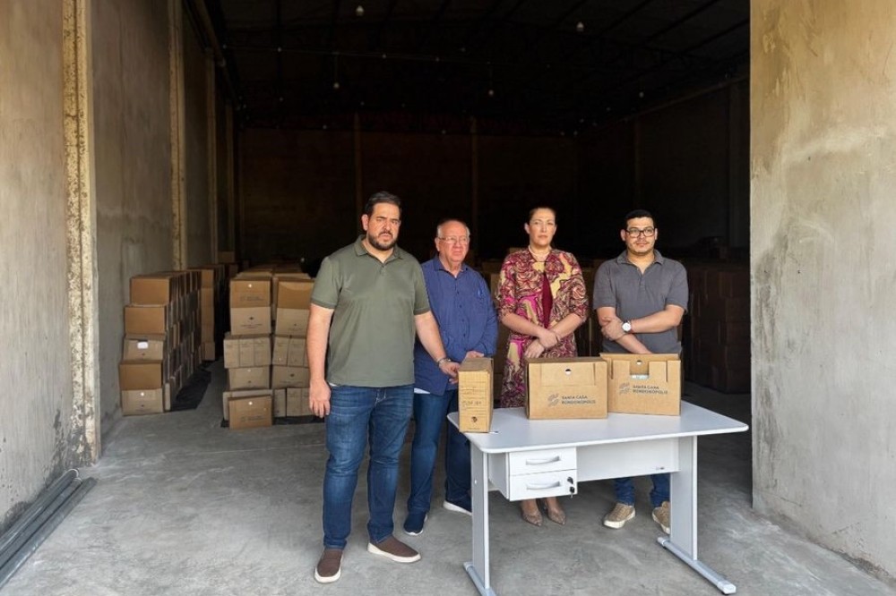 CEI vistoria documentação da Santa Casa para verificar serviço de digitalização da Precisa LTDA