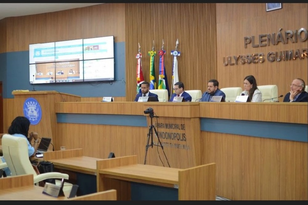 CEI da Santa Casa ouve diretora executiva Luciana Ignácio em nova oitiva na Câmara